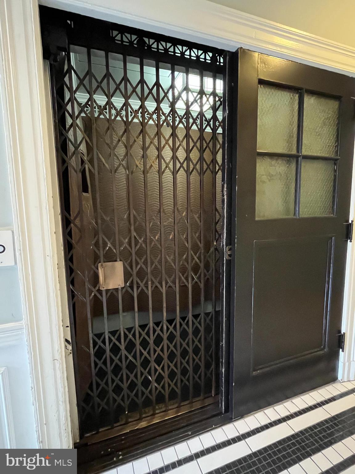 104 West Madison Street, Unit 7 Baltimore, MD 21201 - Photo 11 of 30 Large classic elevator