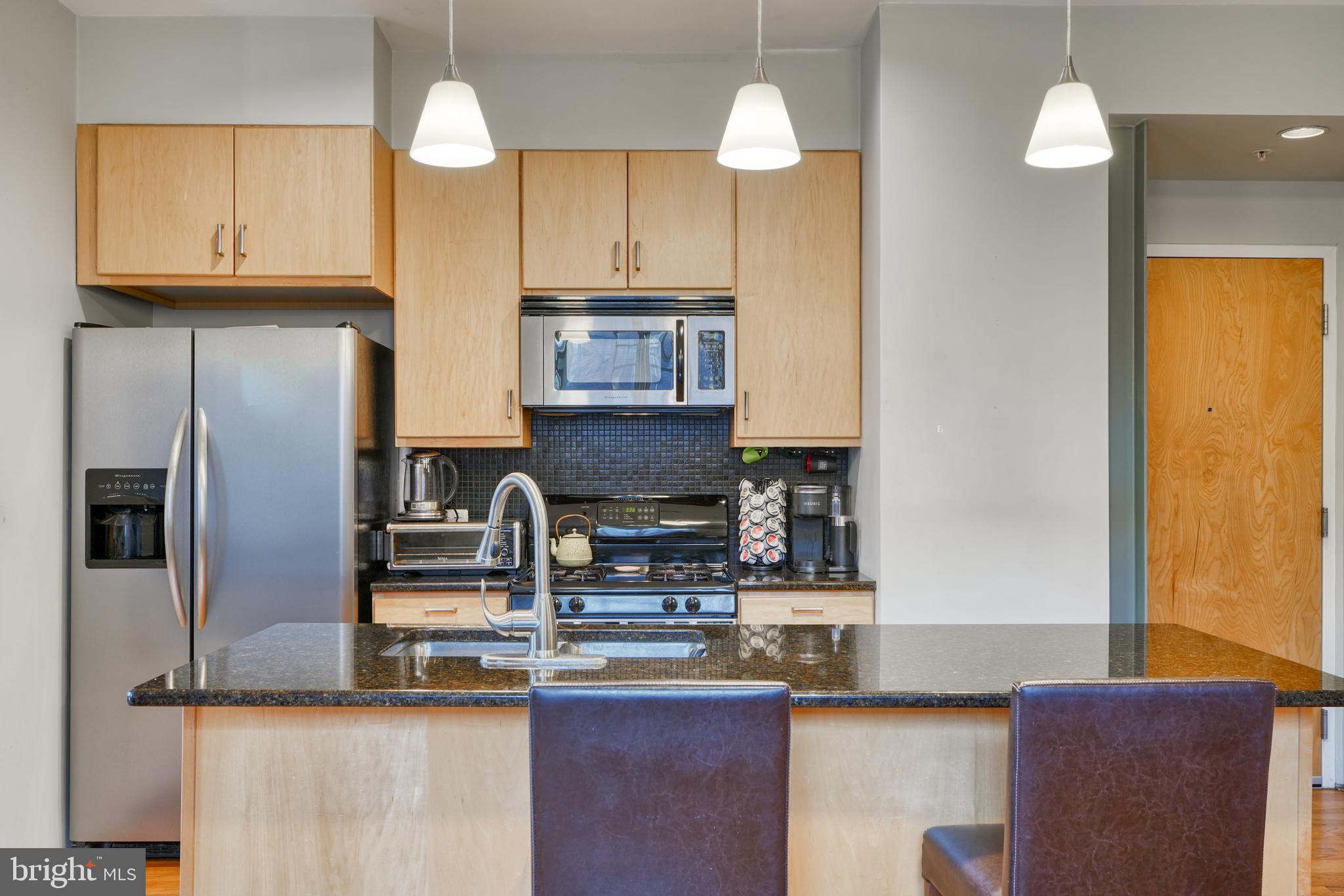 104 West Madison Street, Unit 7 Baltimore, MD 21201 - Photo 15 of 30 Modern pendant lighting