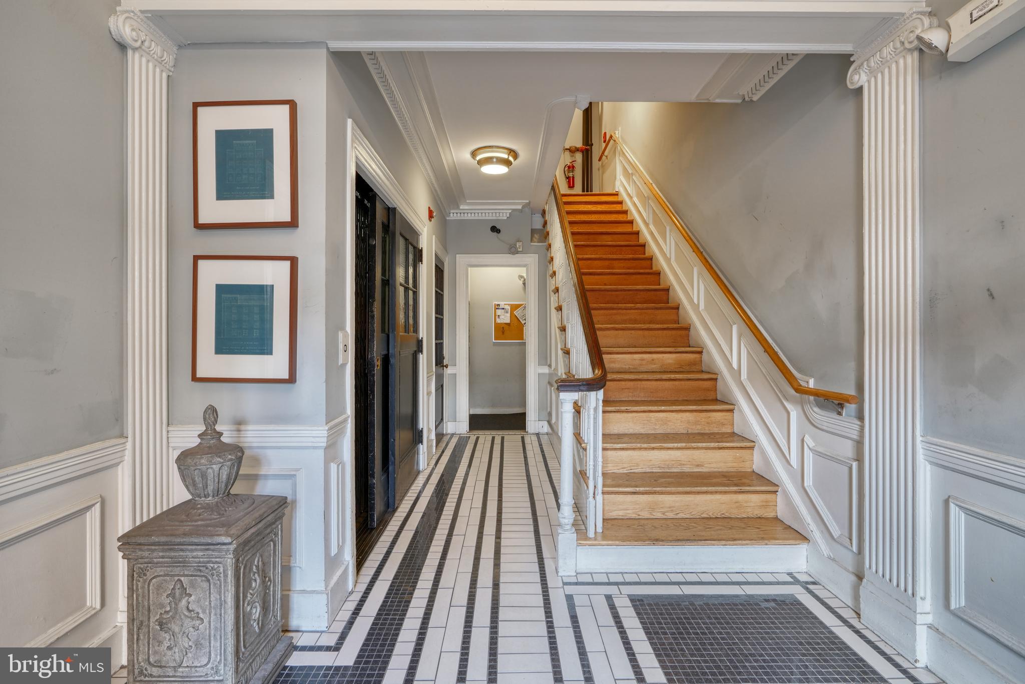 104 West Madison Street, Unit 7 Baltimore, MD 21201 - Photo 10 of 30 Sophisticated entryway