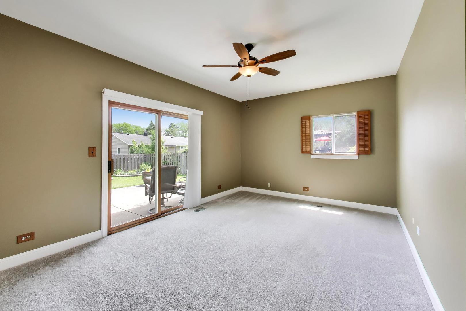 605 North Rohlwing Road Palatine, IL 60074 - Photo 18 of 21