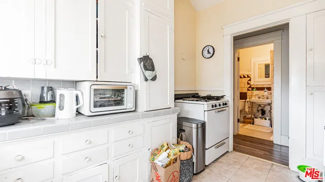 $1,369,000 | 735 Locust Avenue, Long Beach, CA 90813