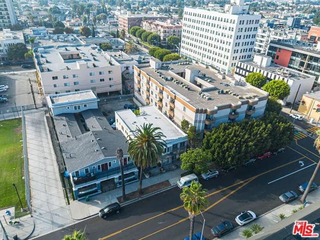 $1,369,000 | 735 Locust Avenue, Long Beach, CA 90813