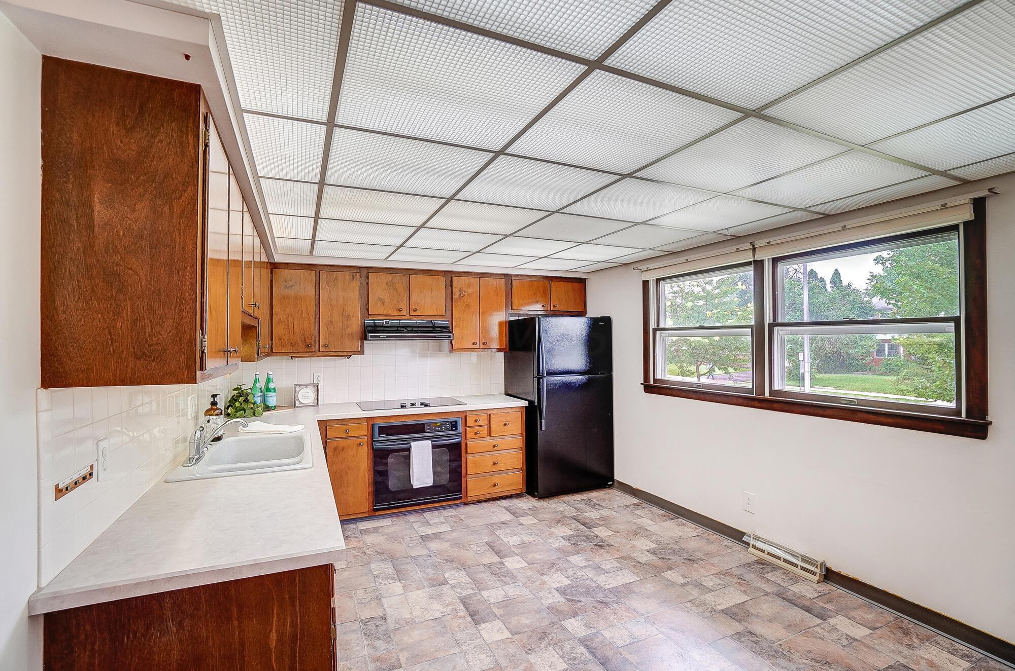 6318 Karl Road Columbus, OH 43229 - Photo 11 of 43 Kitchen