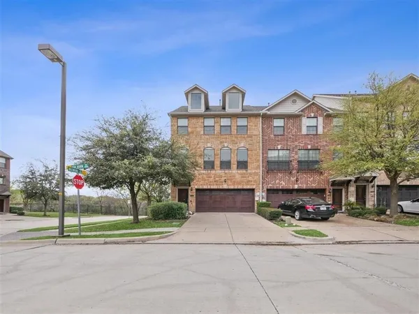 $386,999 | 7817 Fox Horn Drive, Irving, TX 75063