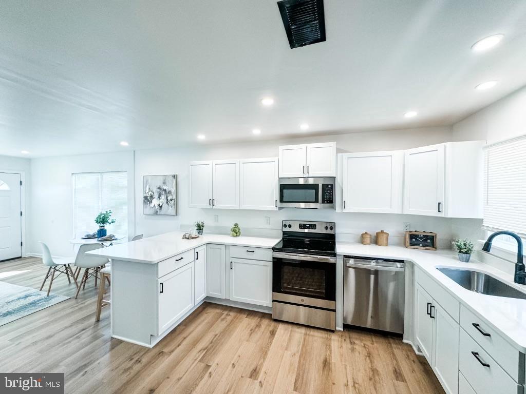 200 Pilgrim Road New Castle, DE 19720 - Photo 7 of 18 Kitchen