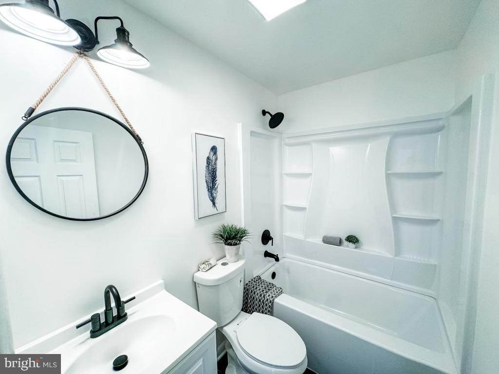 200 Pilgrim Road New Castle, DE 19720 - Photo 10 of 18 Full Bathroom