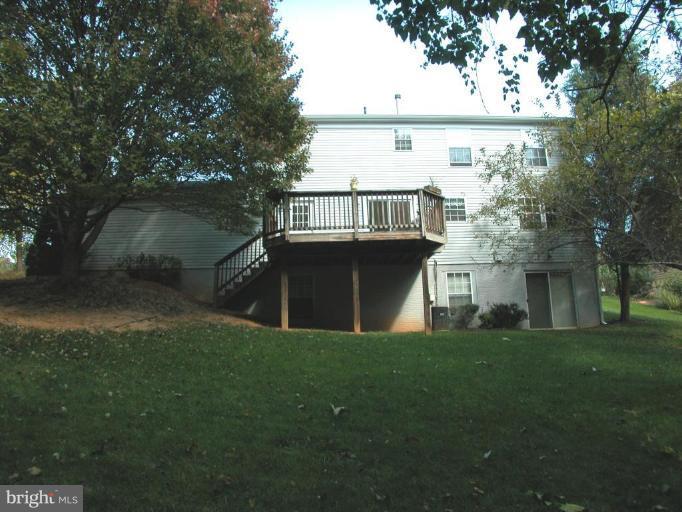 933 Pointer Ridge Drive Gaithersburg, MD 20878 - Photo 9 of 20 Exterior (Rear)