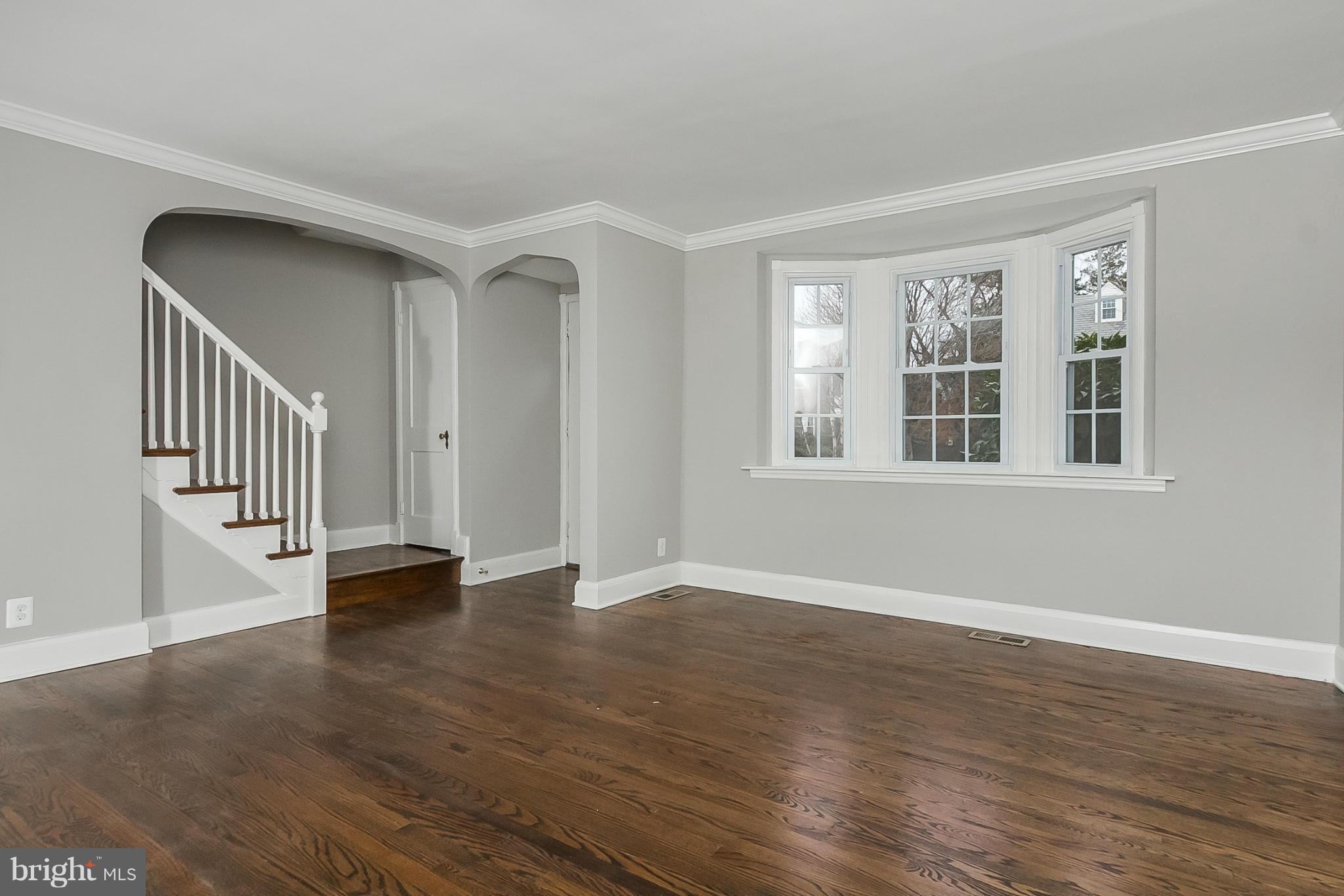 37 Dunkirk Road Baltimore, MD 21212 - Photo 5 of 30 Living Room