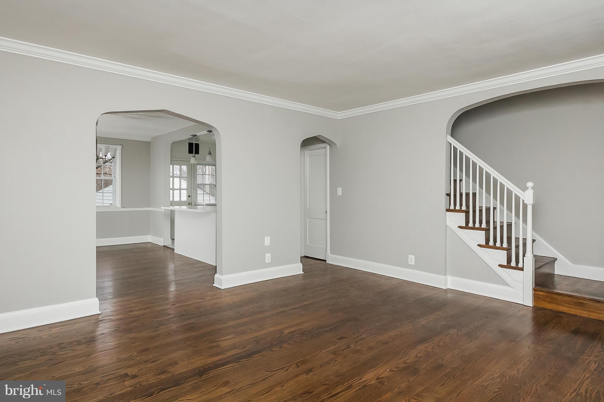 37 Dunkirk Road Baltimore, MD 21212 - Photo 6 of 30 Living Room