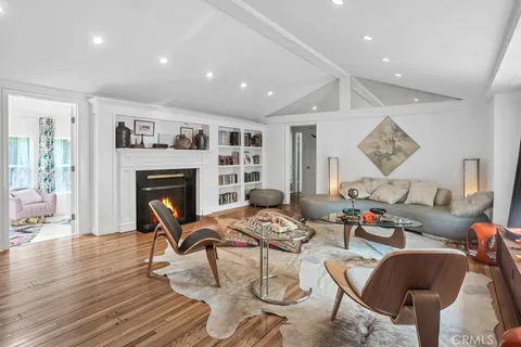 $6,900 | 3442 Laurel Canyon Boulevard, Studio City, CA 91604