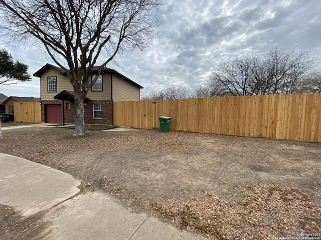 $1,550 | 2110 Calle Estrella, San Antonio, TX 78226