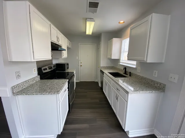 $1,550 | 2110 Calle Estrella, San Antonio, TX 78226