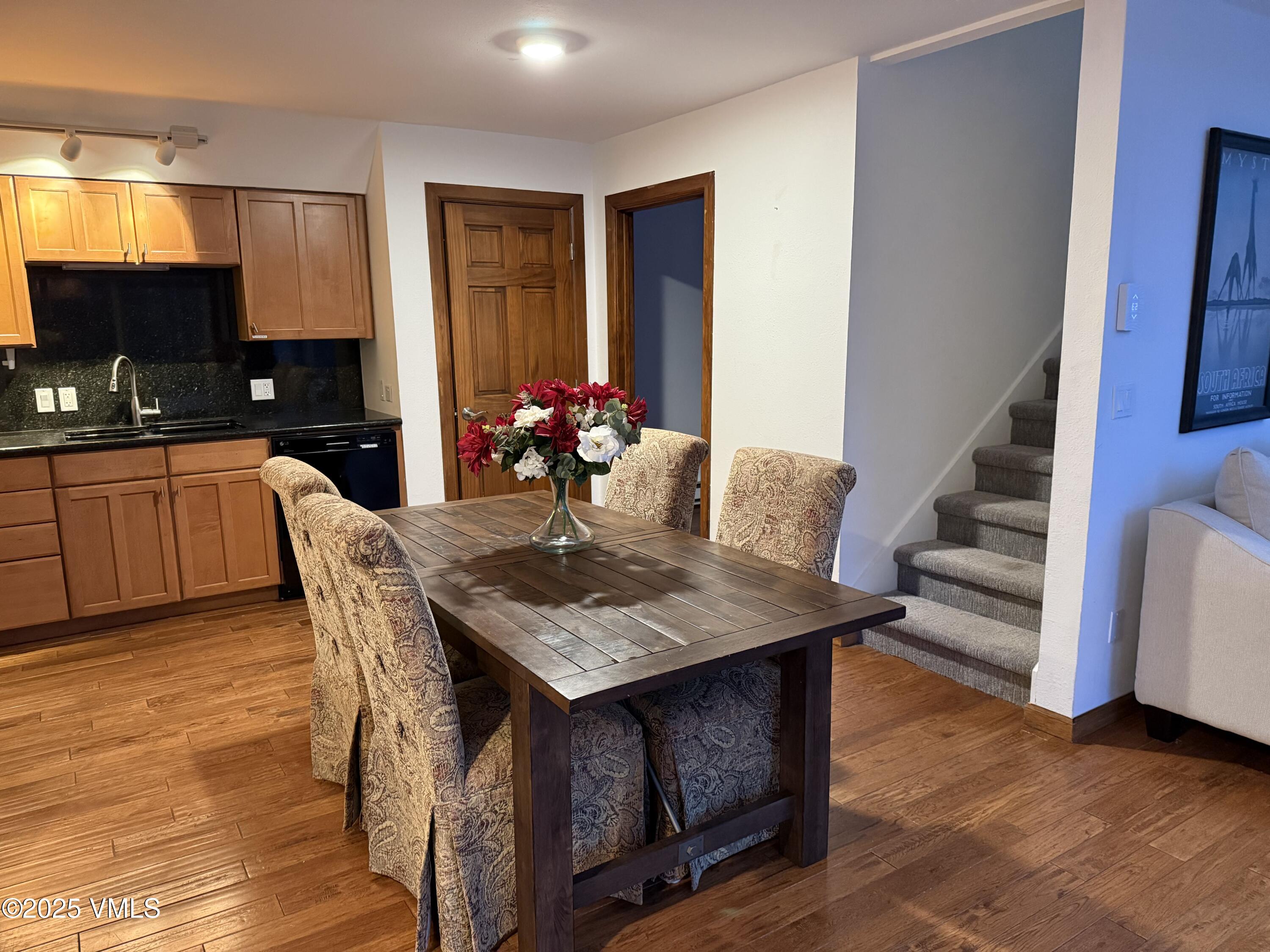 16 Eagle-Vail Road, Unit A1 Avon, CO 81620 - Photo 7 of 46 Dining/Kitchen