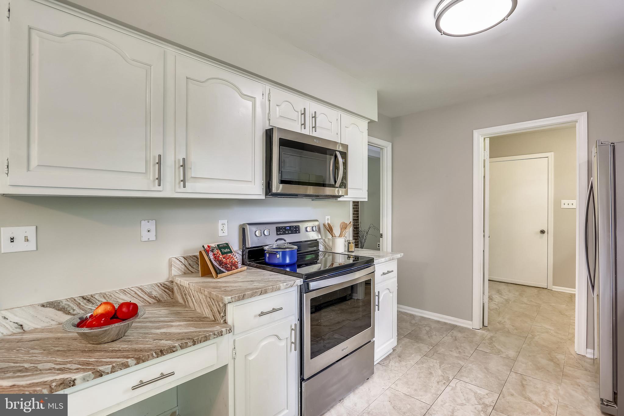 9501 Hall Road Potomac, MD 20854 - Photo 11 of 43