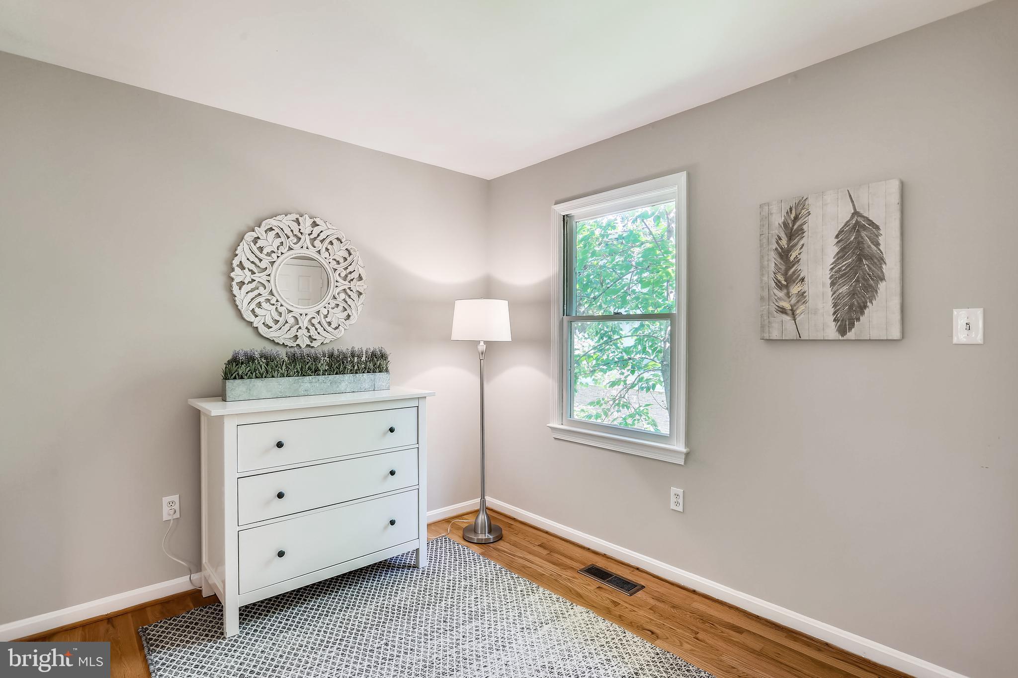 9501 Hall Road Potomac, MD 20854 - Photo 20 of 43