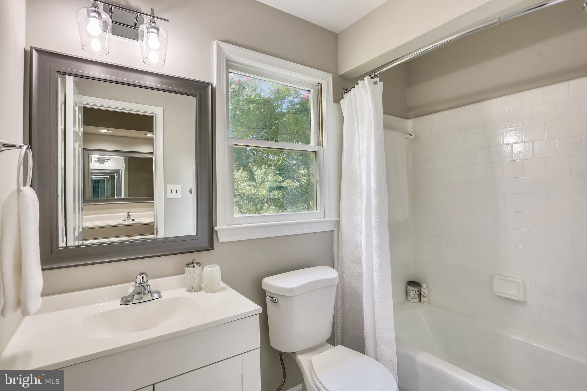 9501 Hall Road Potomac, MD 20854 - Photo 23 of 43