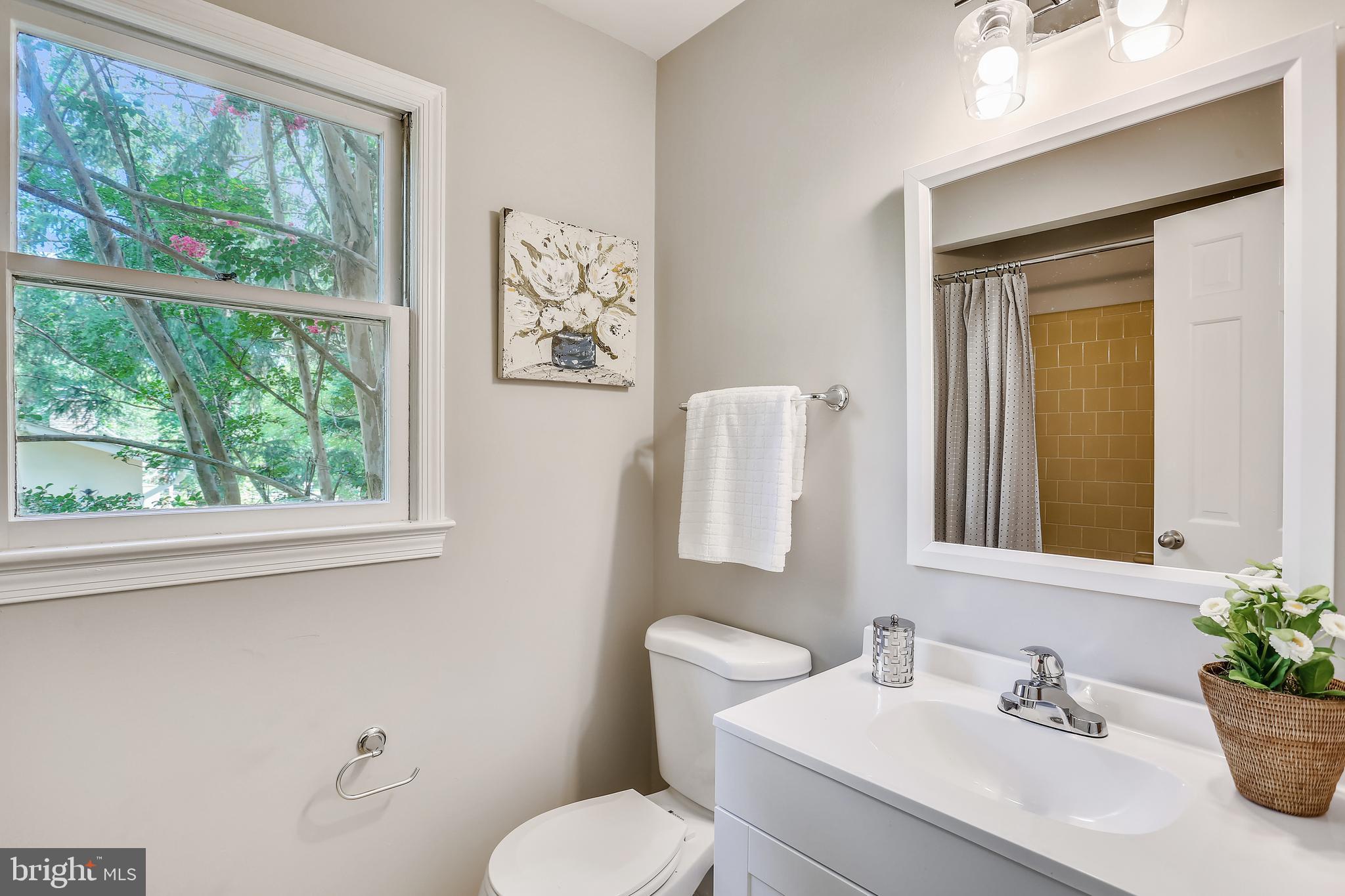 9501 Hall Road Potomac, MD 20854 - Photo 29 of 43