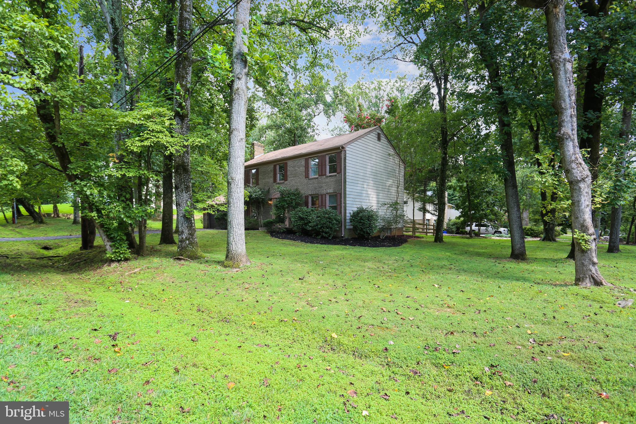 9501 Hall Road Potomac, MD 20854 - Photo 32 of 43