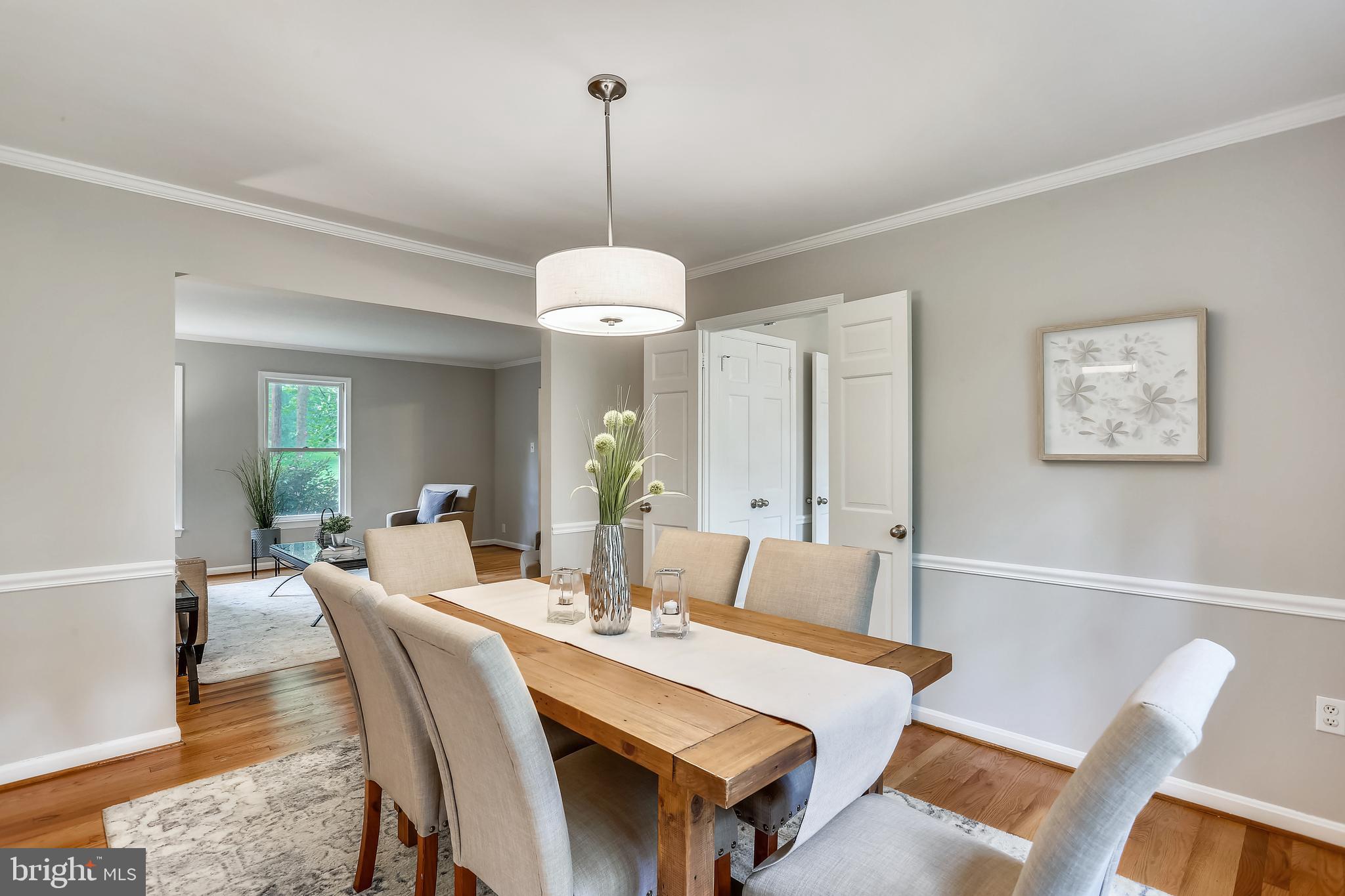 9501 Hall Road Potomac, MD 20854 - Photo 7 of 43