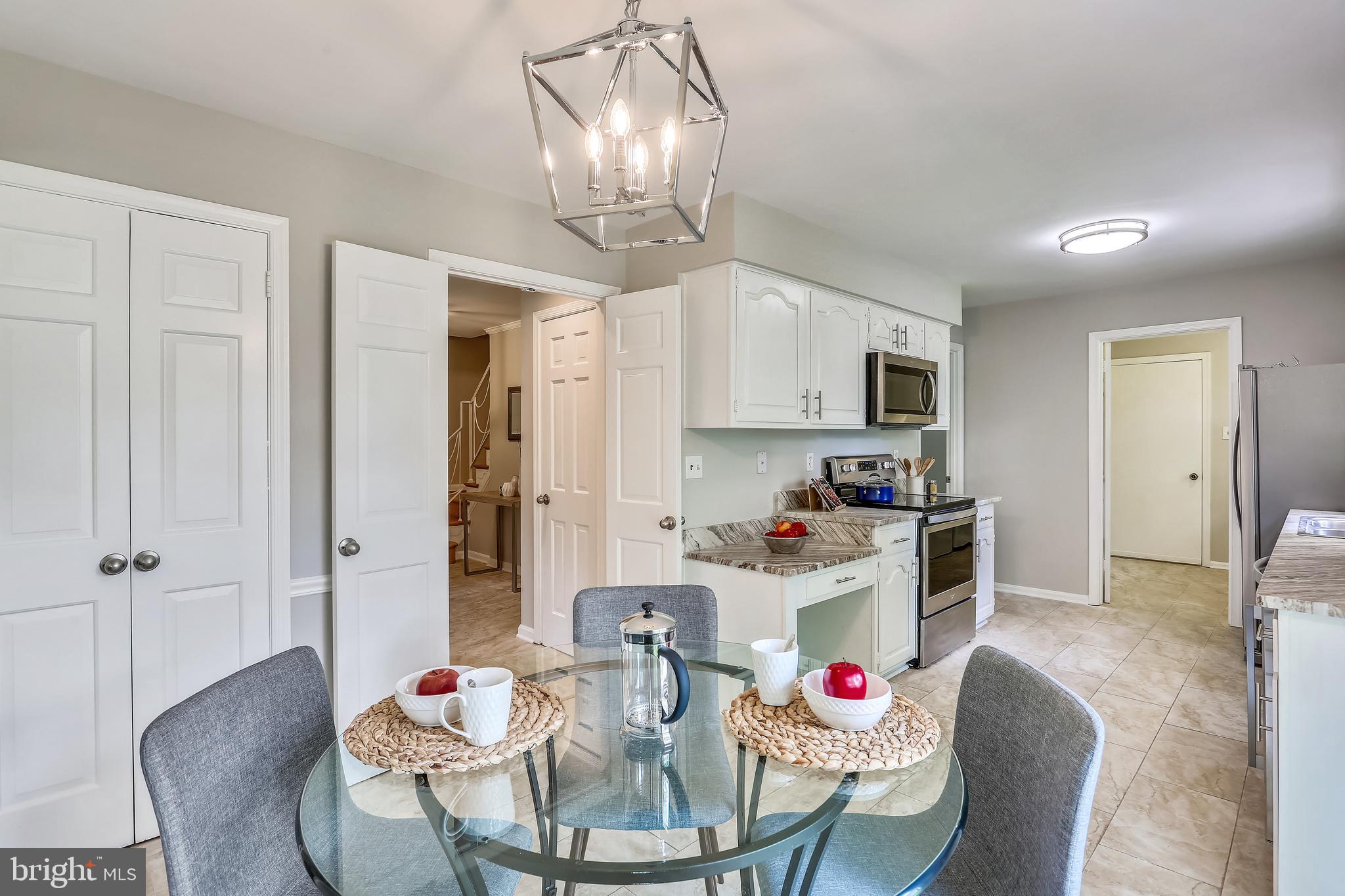 9501 Hall Road Potomac, MD 20854 - Photo 10 of 43