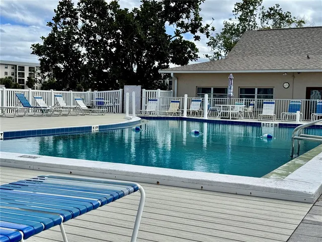 $125,000 | 3927 Lake Bayshore Drive, Unit F312, Bradenton, FL 34205