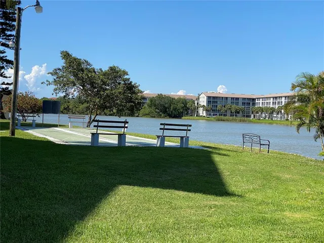 $125,000 | 3927 Lake Bayshore Drive, Unit F312, Bradenton, FL 34205