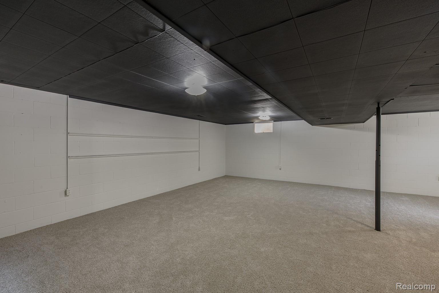 3161 Woodcrest Road Rochester, MI 48309 - Photo 42 of 65 3161 Woodcrest Rd-39.jpg