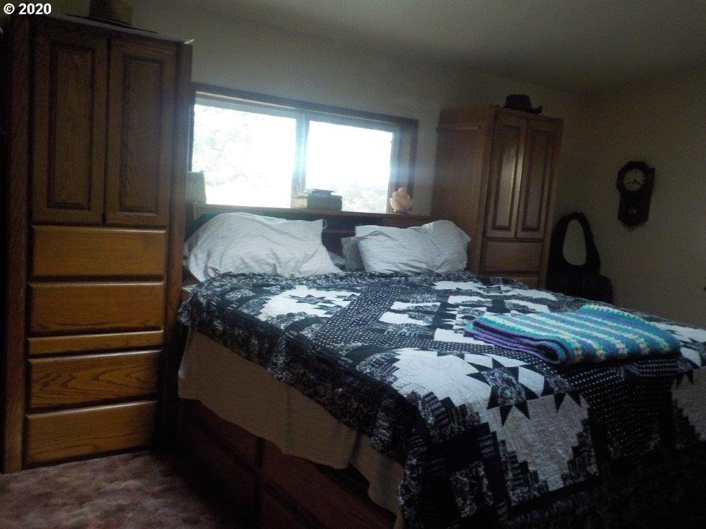 93341 Westpoint Road Harrisburg, OR 97446 - Photo 11 of 22 Gallery Image 11