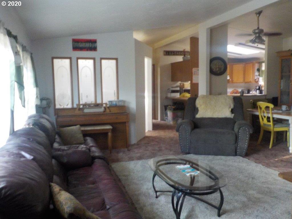 93341 Westpoint Road Harrisburg, OR 97446 - Photo 5 of 22 Gallery Image 5