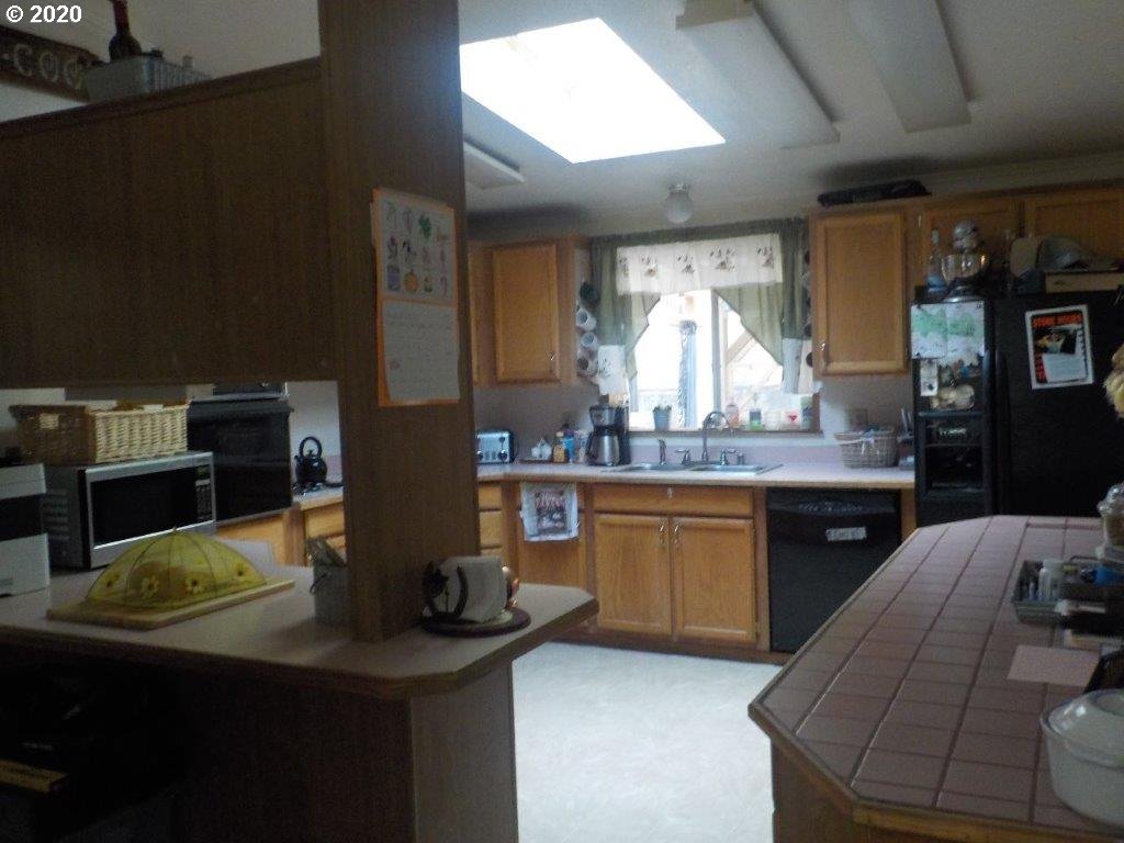 93341 Westpoint Road Harrisburg, OR 97446 - Photo 7 of 22 Gallery Image 7