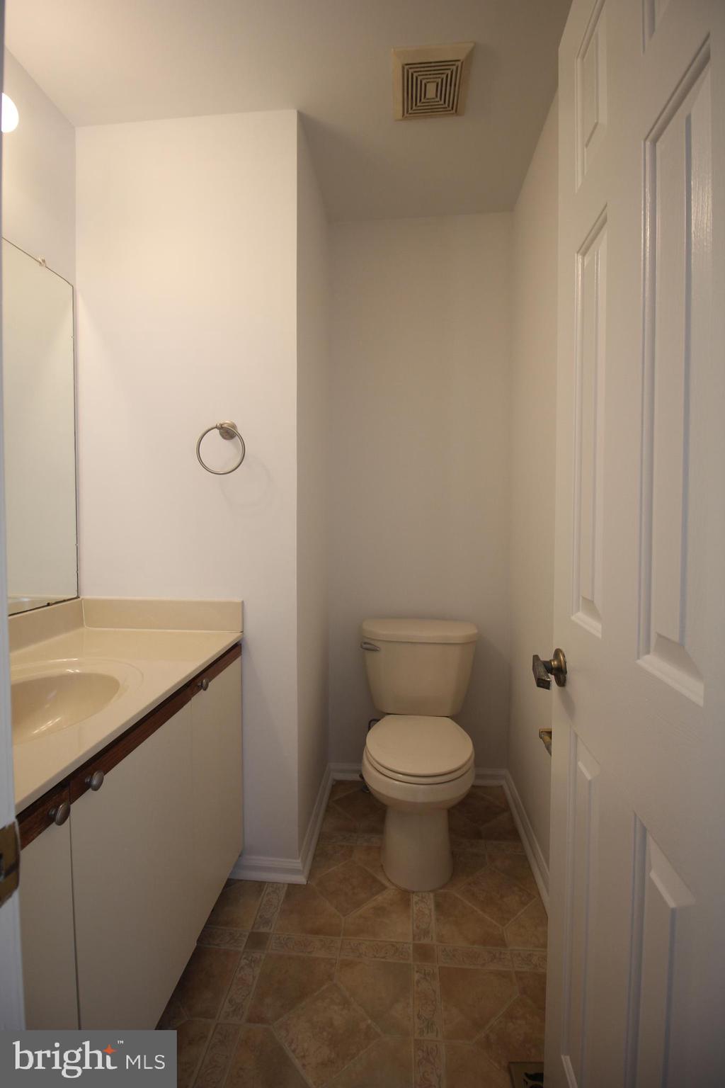 37 F Melrose Road Princeton, NJ 08540 - Photo 11 of 37 Powder Room