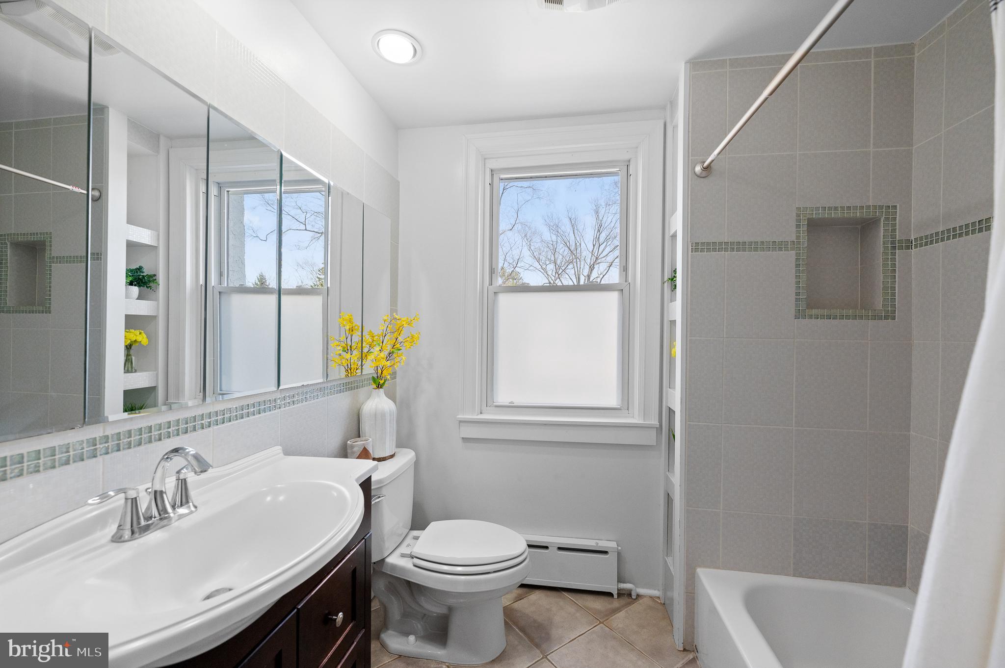 502 Beechwood Lane Narberth, PA 19072 - Photo 22 of 39 a bathroom with a sink a toilet and tub