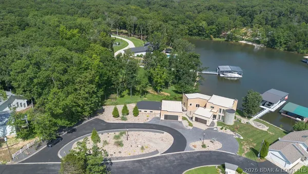 $1,890,000 | 149 Thornwood Circle, Sunrise Beach, MO 65079