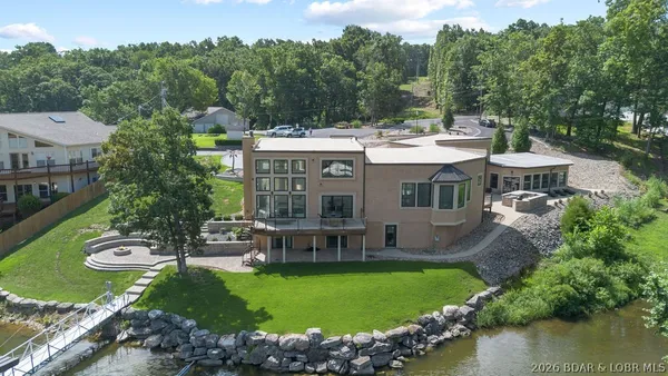$1,890,000 | 149 Thornwood Circle, Sunrise Beach, MO 65079