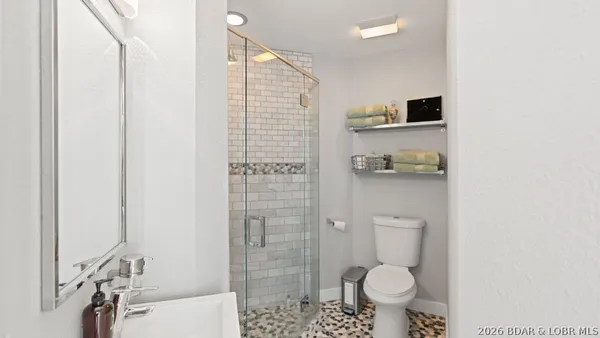 $1,890,000 | 149 Thornwood Circle, Sunrise Beach, MO 65079