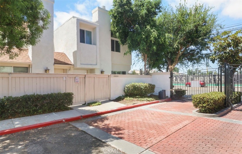 10410 Zelzah Avenue, Unit A Porter Ranch, CA 91326 - Photo 2 of 35 Gallery Image 2