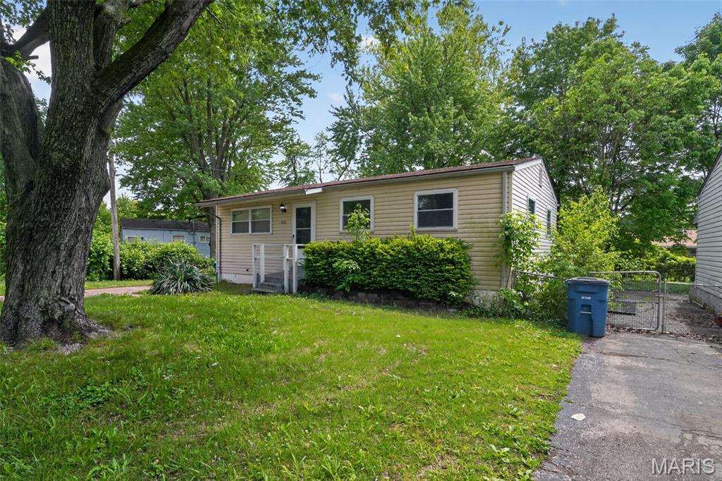 1112 Rhea Avenue St. Louis, MO 63138 - Photo 3 of 26