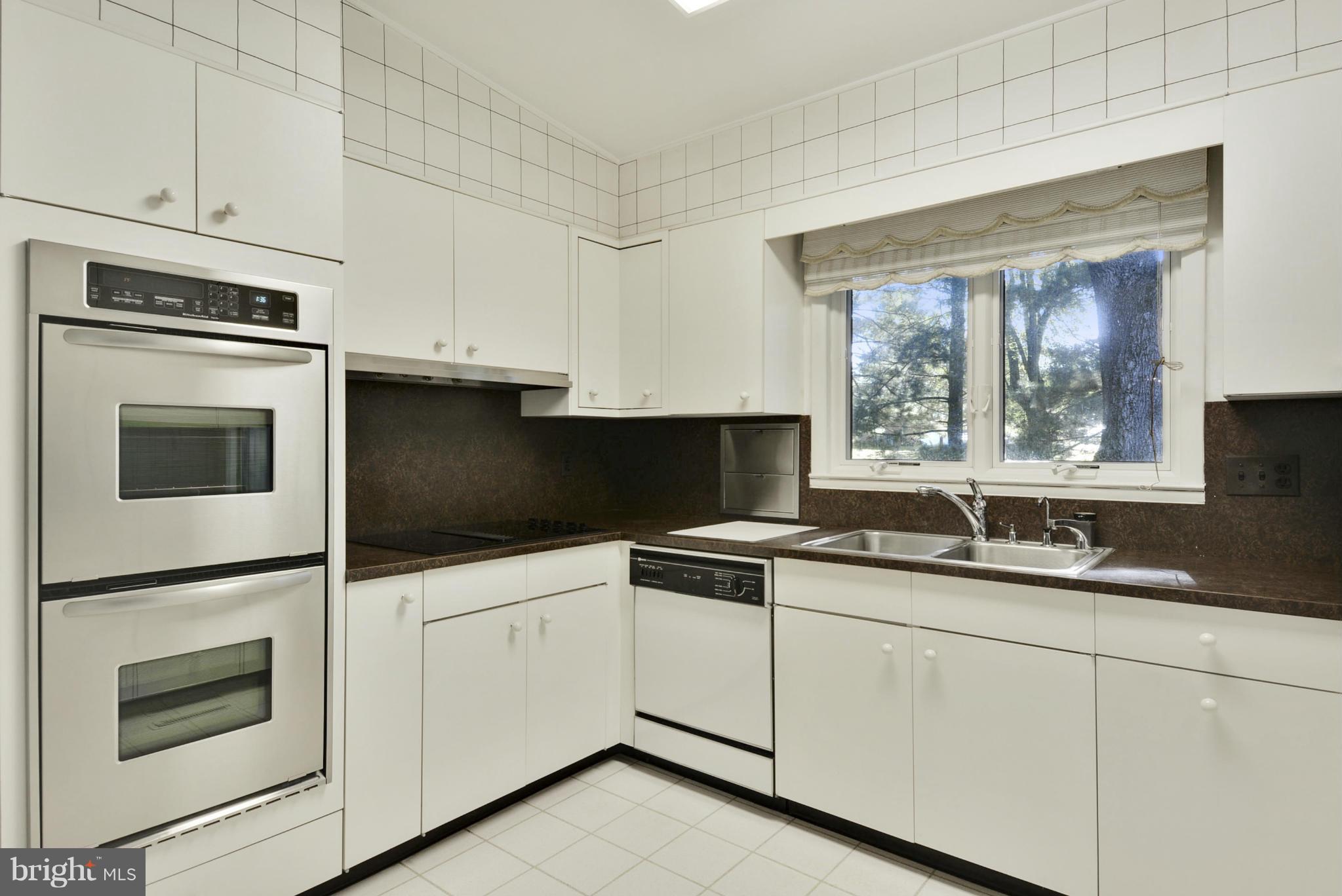 3415 Englemeade Road Pikesville, MD 21208 - Photo 10 of 30 Kitchen