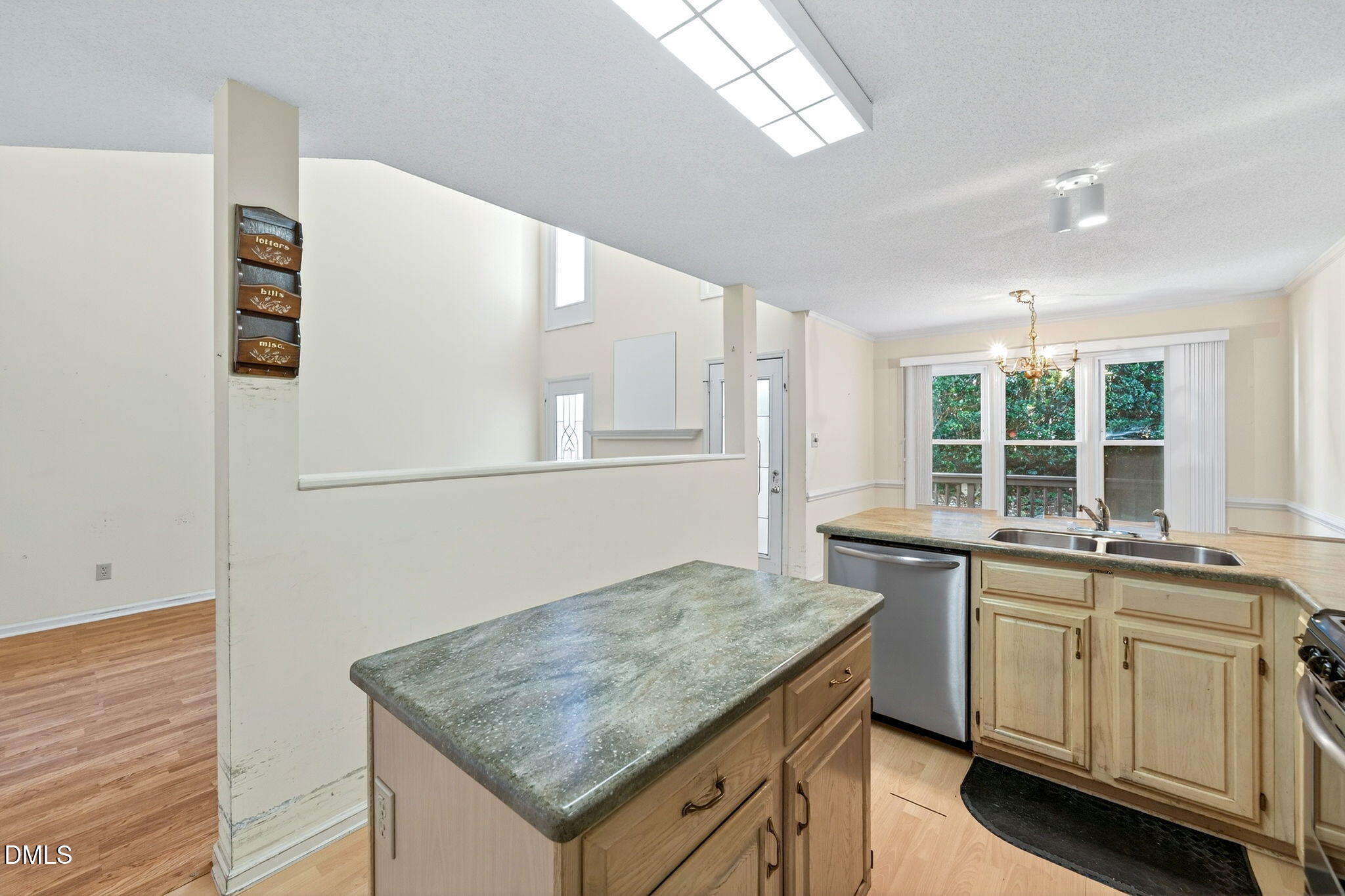 1423 Mahonia Court Raleigh, NC 27615 - Photo 12 of 34 1423 Mahonia Ct, Raleigh NC 27615