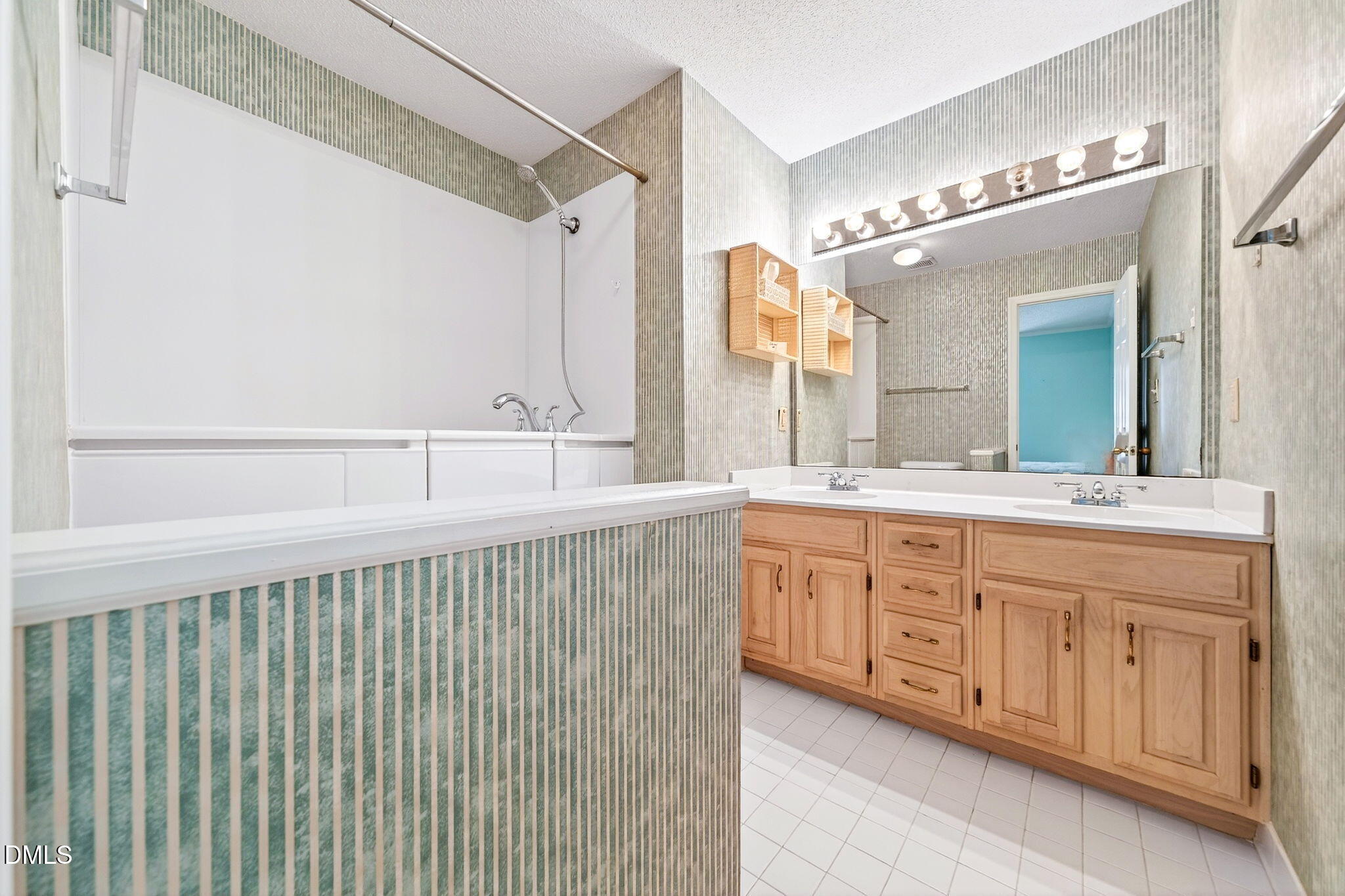 1423 Mahonia Court Raleigh, NC 27615 - Photo 18 of 34 1423 Mahonia Ct, Raleigh NC 27615