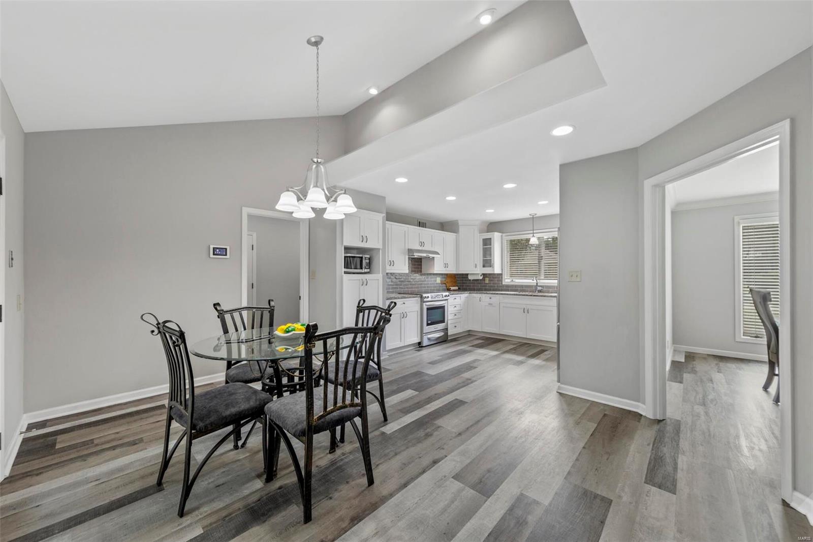 15939 Wetherburn Road Chesterfield, MO 63017 - Photo 16 of 54 Gallery Image 16