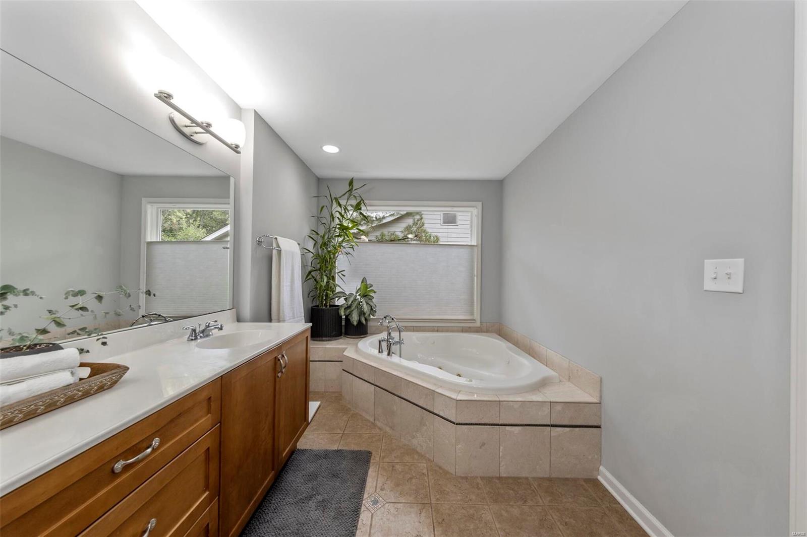 15939 Wetherburn Road Chesterfield, MO 63017 - Photo 27 of 54 Gallery Image 27