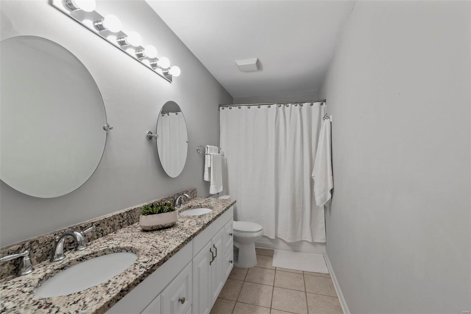 15939 Wetherburn Road Chesterfield, MO 63017 - Photo 39 of 54 Gallery Image 39