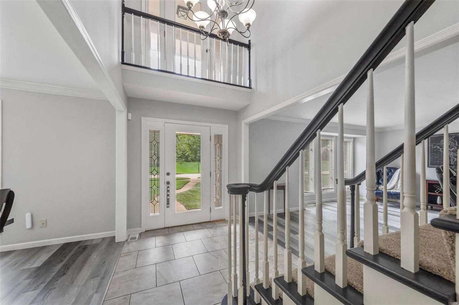 15939 Wetherburn Road Chesterfield, MO 63017 - Photo 5 of 54 Gallery Image 5