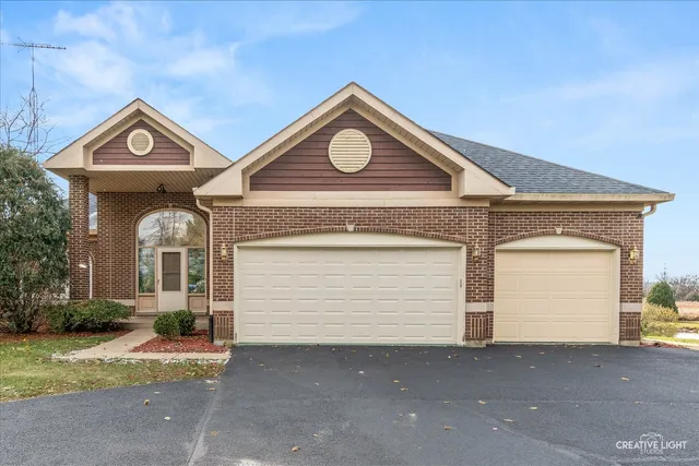 $995,000 | 675 White Pine Circle, Lake In The Hills, IL 60156