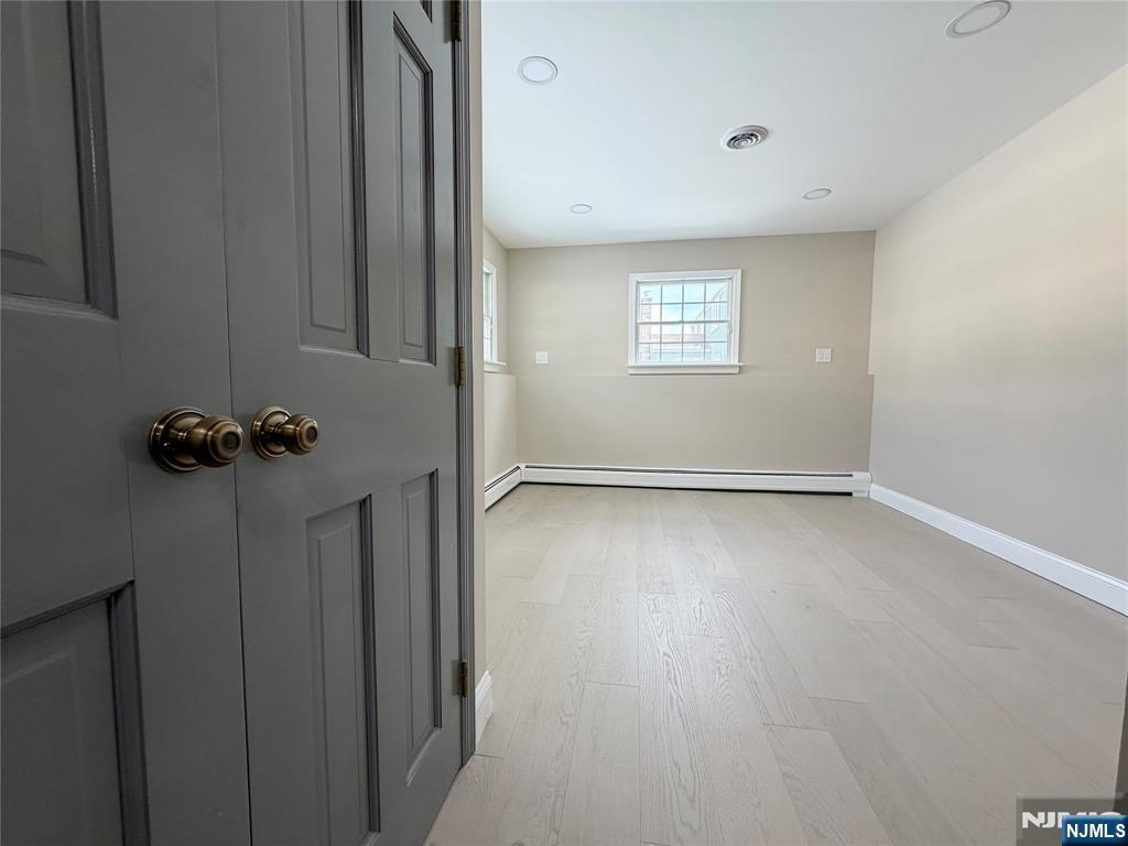 850 Ridgewood Avenue Oradell, NJ 07649 - Photo 7 of 43