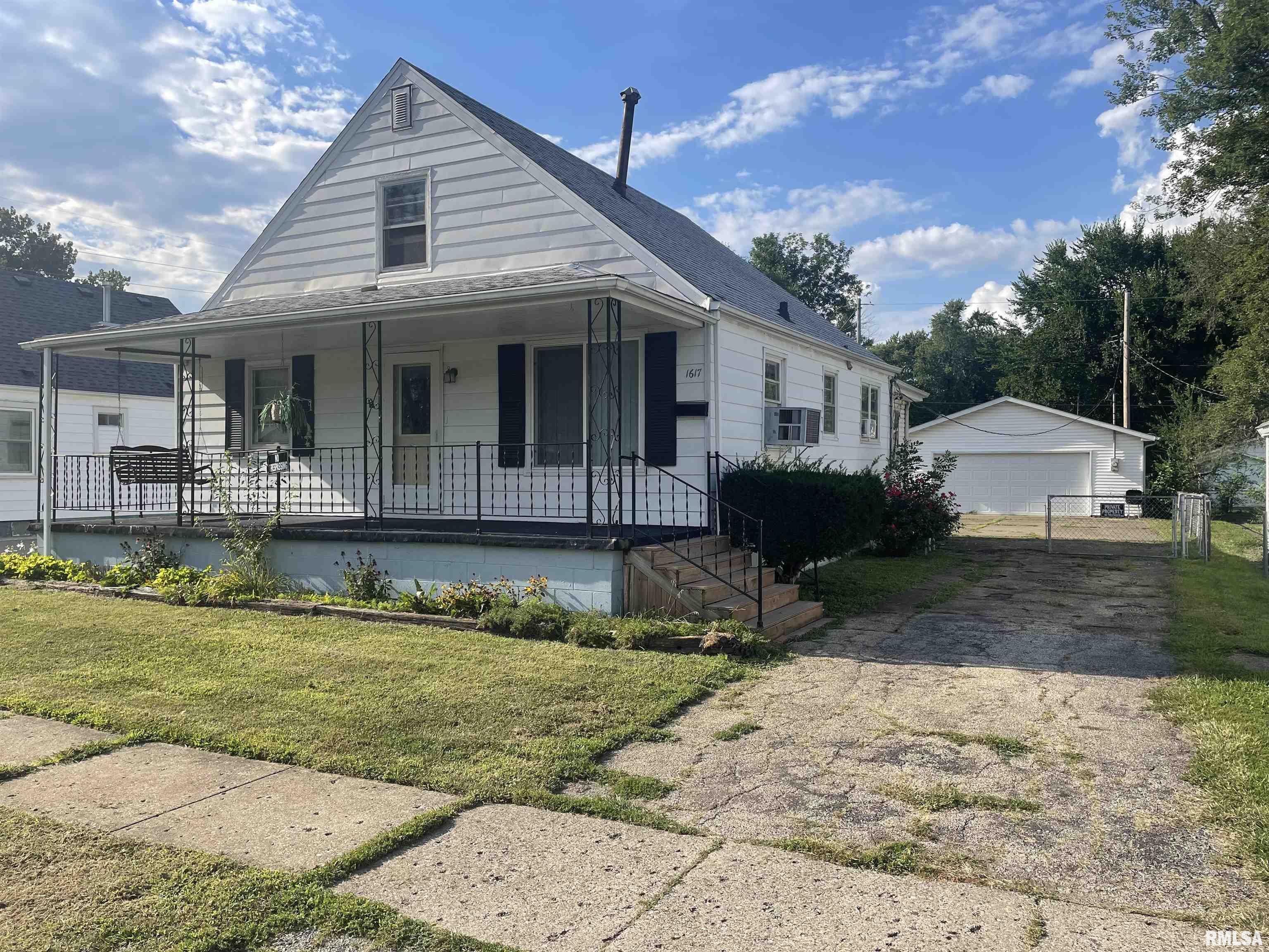 1617 East Morgan Avenue Springfield, IL 62703 - Photo 1 of 7 Gallery Image 1