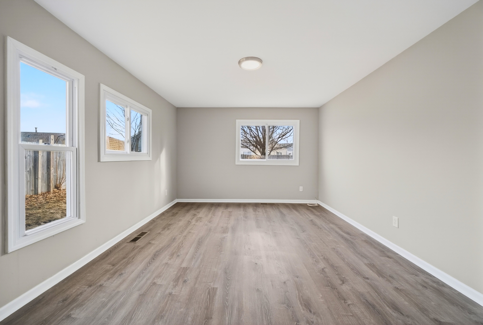 162 Heathgate Road Montgomery, IL 60538 - Photo 3 of 15