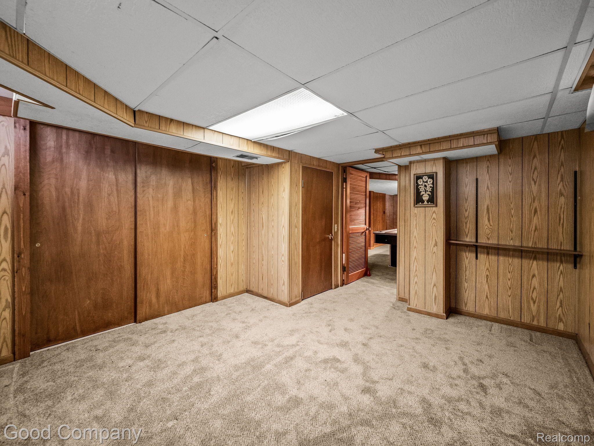 1984 Pondview Court Rochester, MI 48309 - Photo 18 of 20 Gallery Image 18