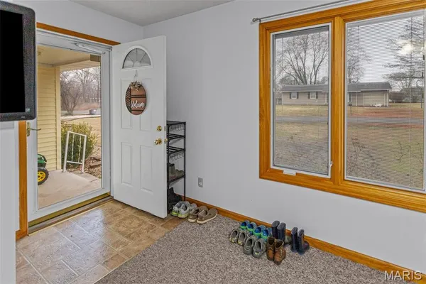 $244,000 | 1140 Brooklane Drive, Carrollton, IL 62016